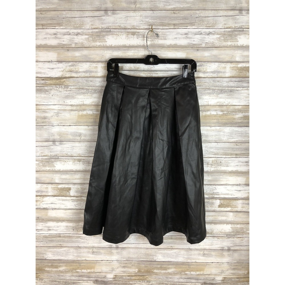 Faux Leather Skirt WhoWhatWear Skirt Black Woman's Size 6 Machine Washable